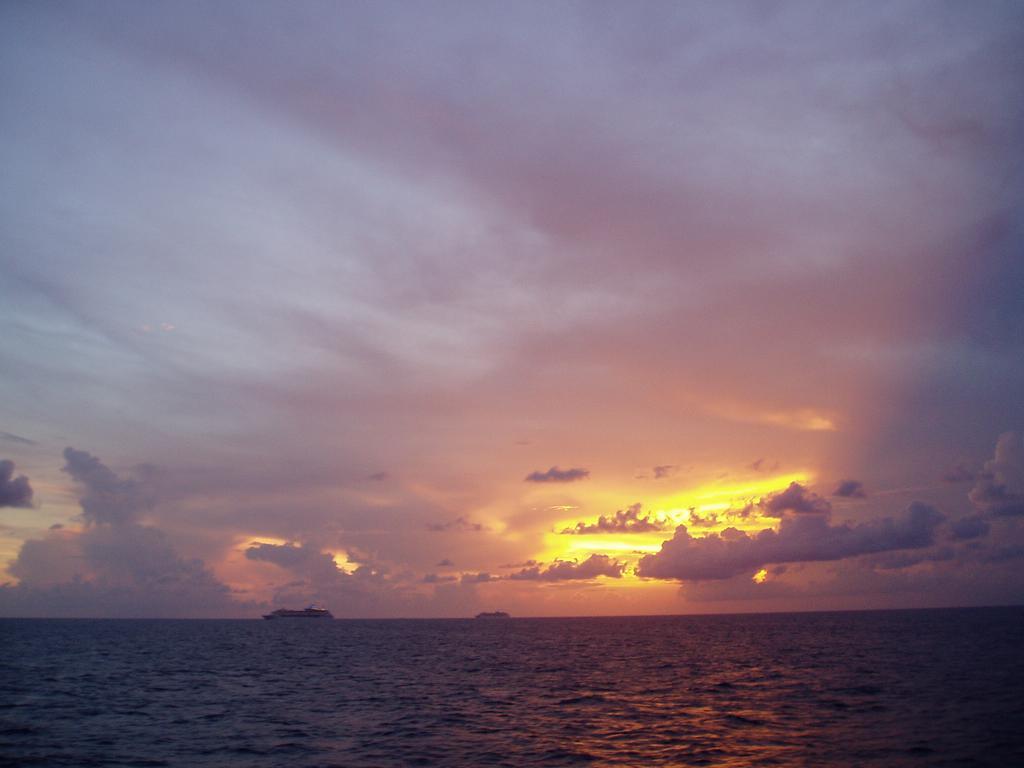 Kaju Guesthouses Nasva Luaran gambar